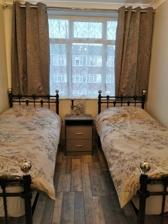 Palaz 2 - 2 Bedroom Flat Edmonton Ngoại thất bức ảnh