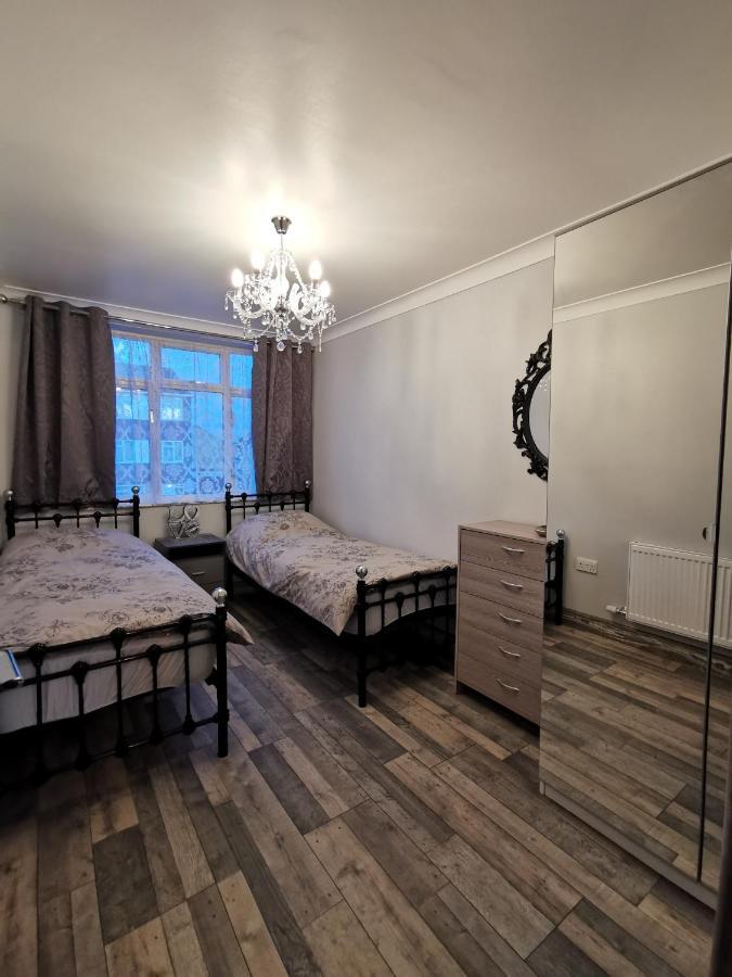 Palaz 2 - 2 Bedroom Flat Edmonton Ngoại thất bức ảnh